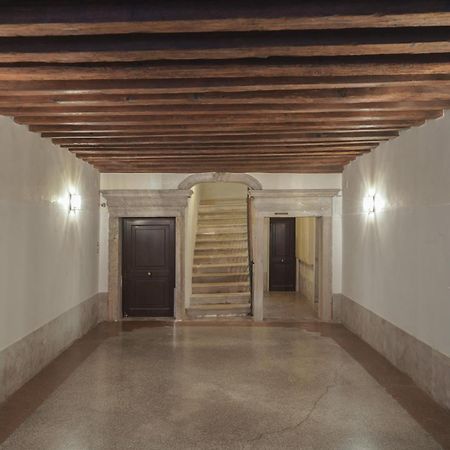 Super Central 1 Bedroom Apartment Венеция Экстерьер фото