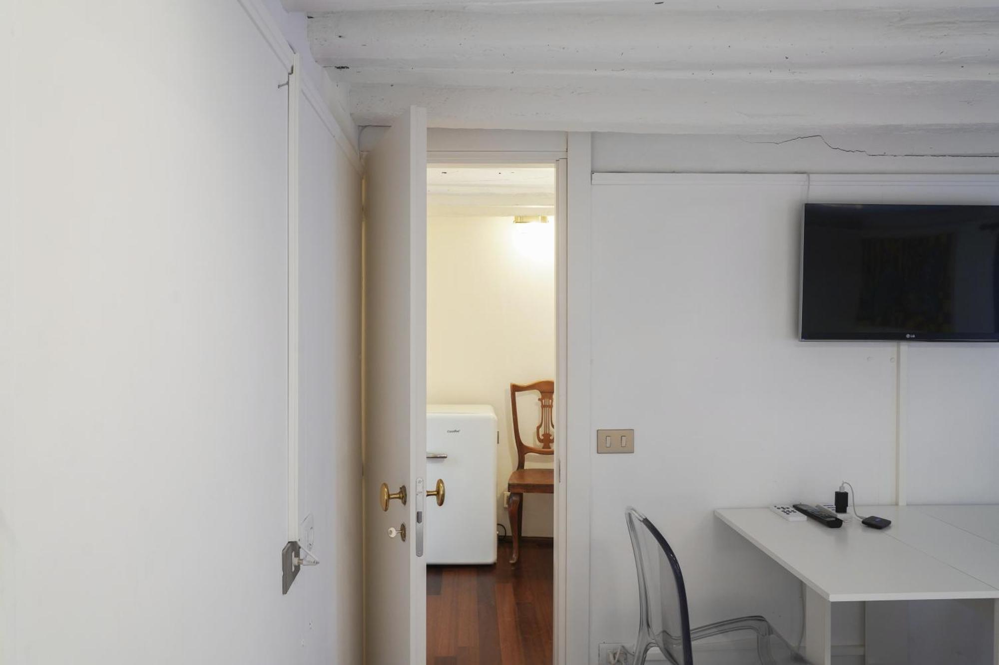 Super Central 1 Bedroom Apartment Венеция Экстерьер фото