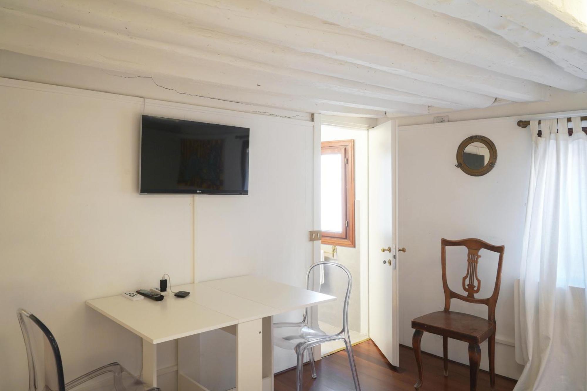 Super Central 1 Bedroom Apartment Венеция Экстерьер фото